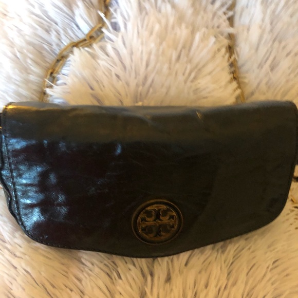 Tory Burch Handbags - Tory Burch Crossbody Mini Chain Black Bag❤️❤️❤️